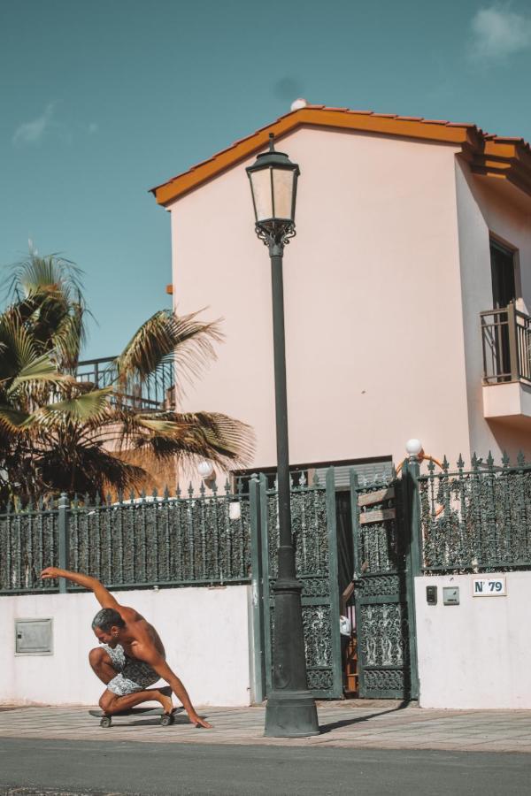 International Surf Camp Only Surf Hostel Corralejo Exterior photo