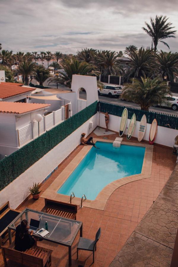 International Surf Camp Only Surf Hostel Corralejo Exterior photo