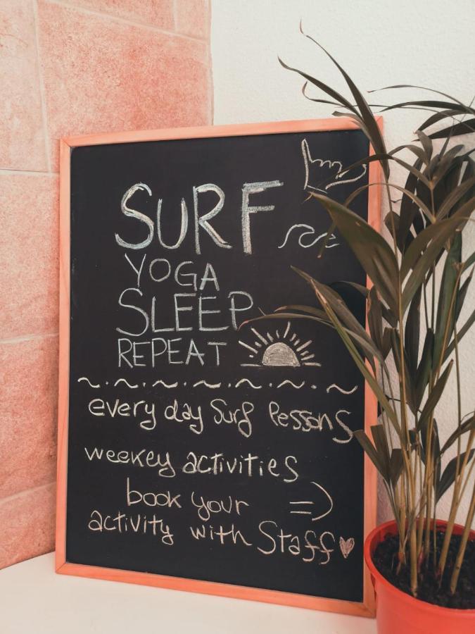 International Surf Camp Only Surf Hostel Corralejo Exterior photo