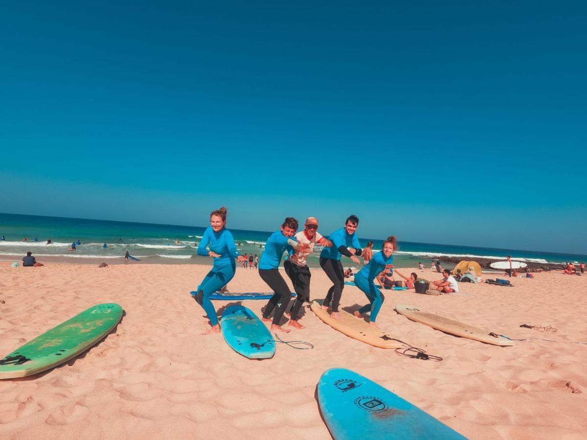 International Surf Camp Only Surf Hostel Corralejo Exterior photo