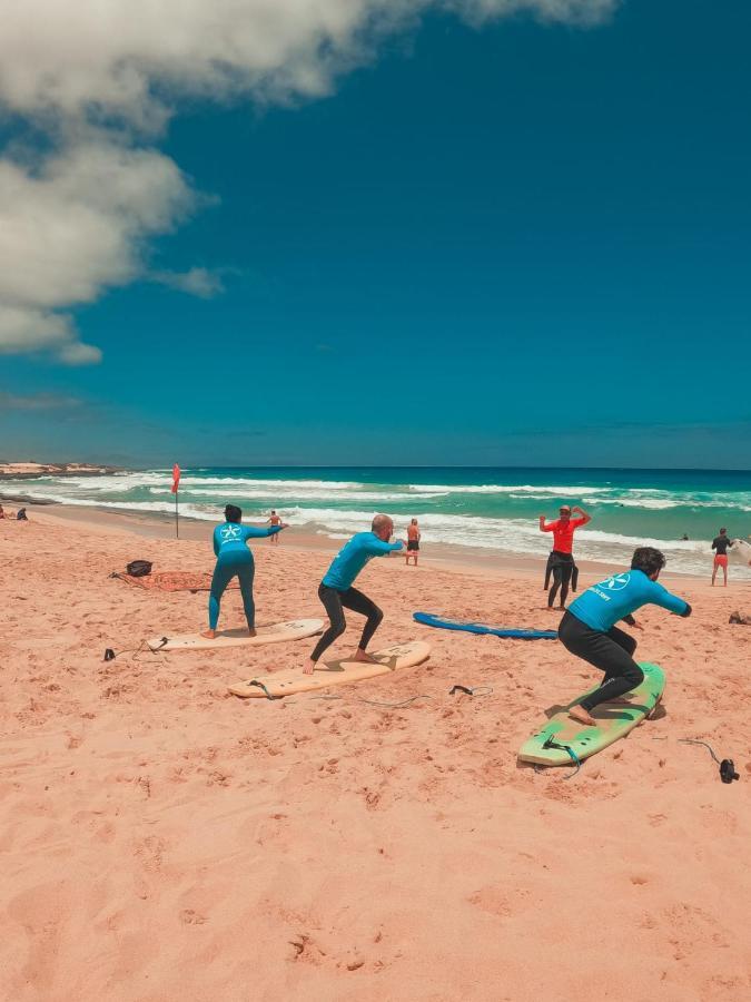 International Surf Camp Only Surf Hostel Corralejo Exterior photo