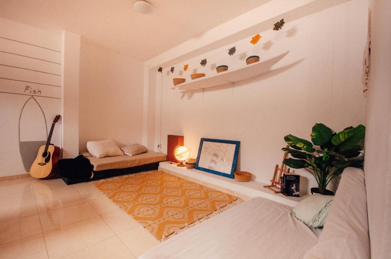 International Surf Camp Only Surf Hostel Corralejo Exterior photo