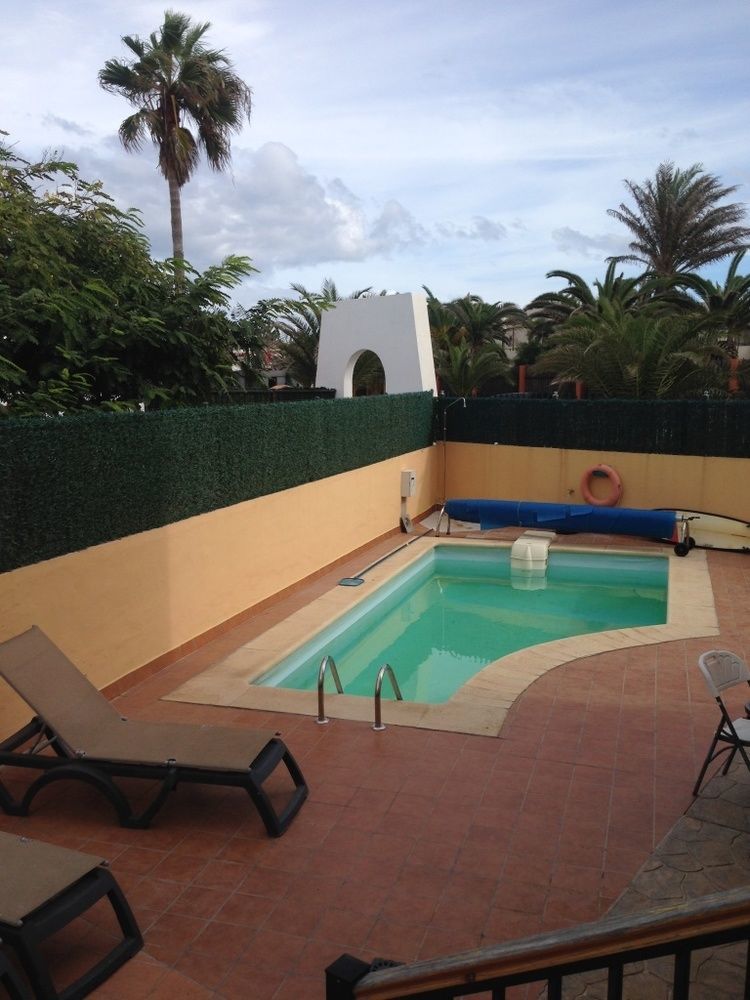 International Surf Camp Only Surf Hostel Corralejo Exterior photo