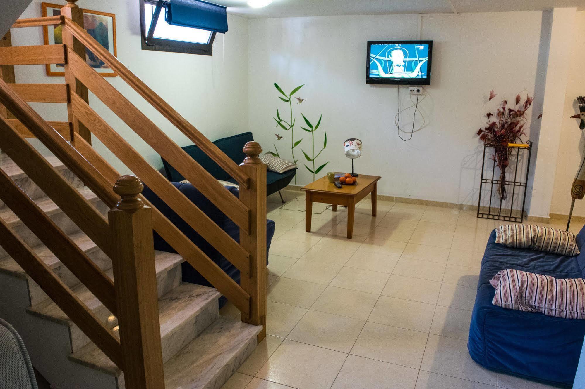 International Surf Camp Only Surf Hostel Corralejo Exterior photo